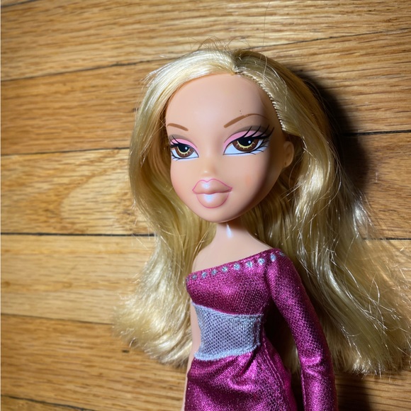 Be Bratz Cloe 2007 - Picture 2 of 5